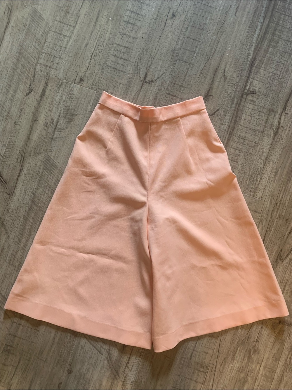 Vintage, handmade Light Peach High-waisted Wide-leg Short
